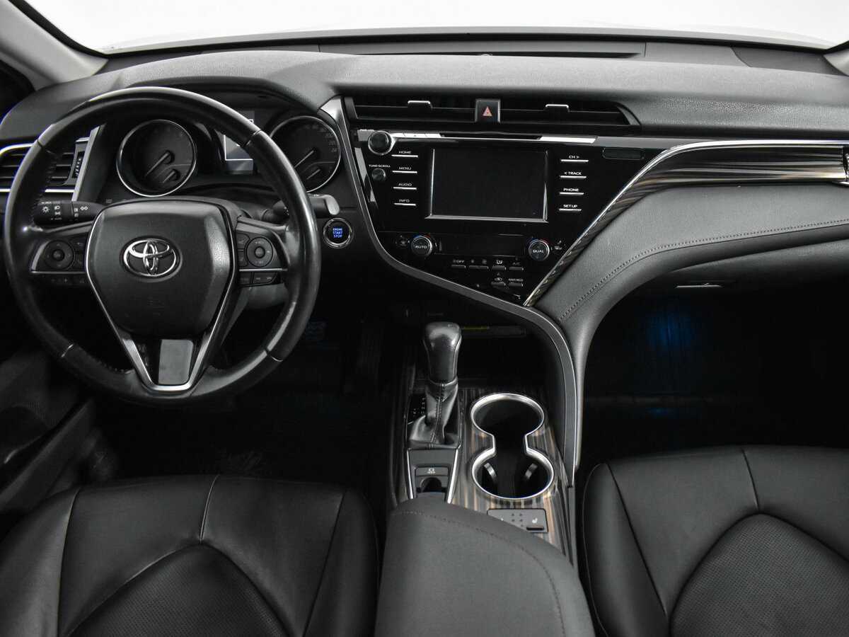 Toyota Camry 2020 года с пробегом. Фото: #12