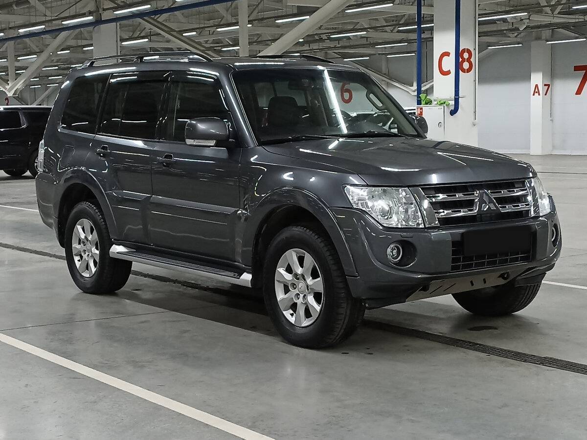 Mitsubishi Pajero 2012 года с пробегом. Фото: #2
