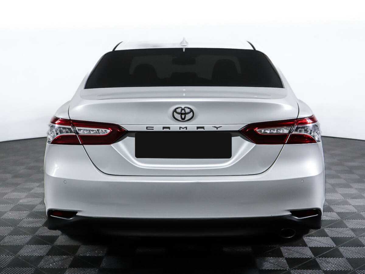 Toyota Camry 2018 года с пробегом. Фото: #5