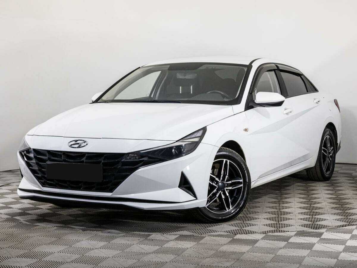 Hyundai Elantra 2020 года с пробегом. Посмотреть фото