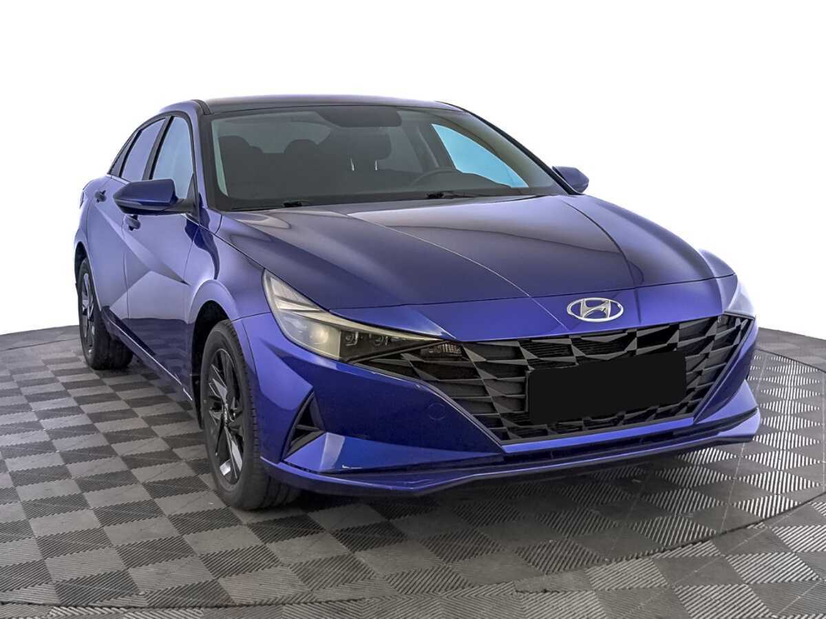 Hyundai Elantra 2021 года с пробегом. Фото: #2