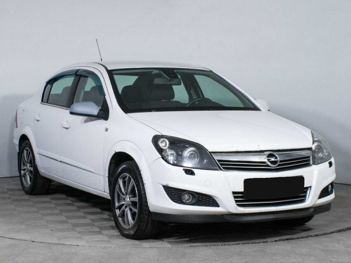 Opel Astra 2014 года с пробегом. Фото: #2