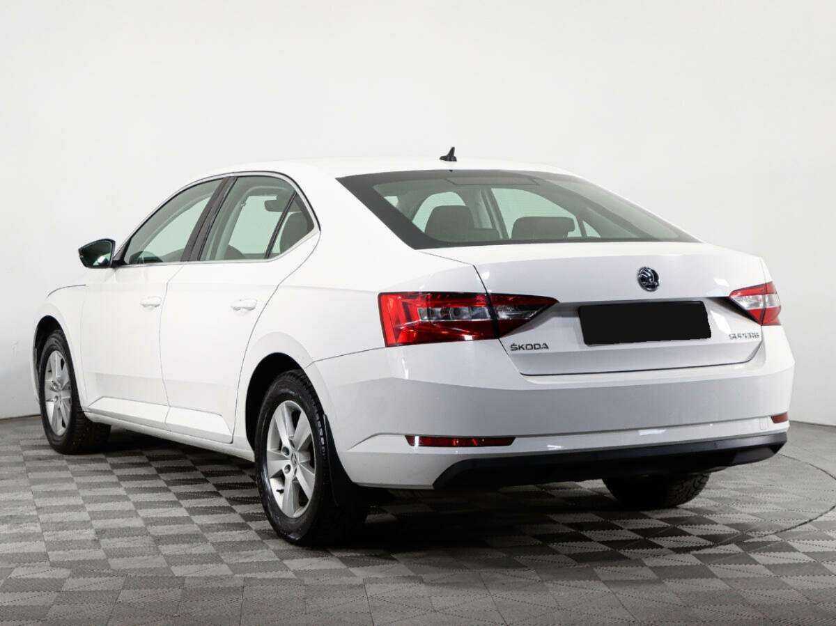 Skoda Superb 2016 года с пробегом. Фото: #5