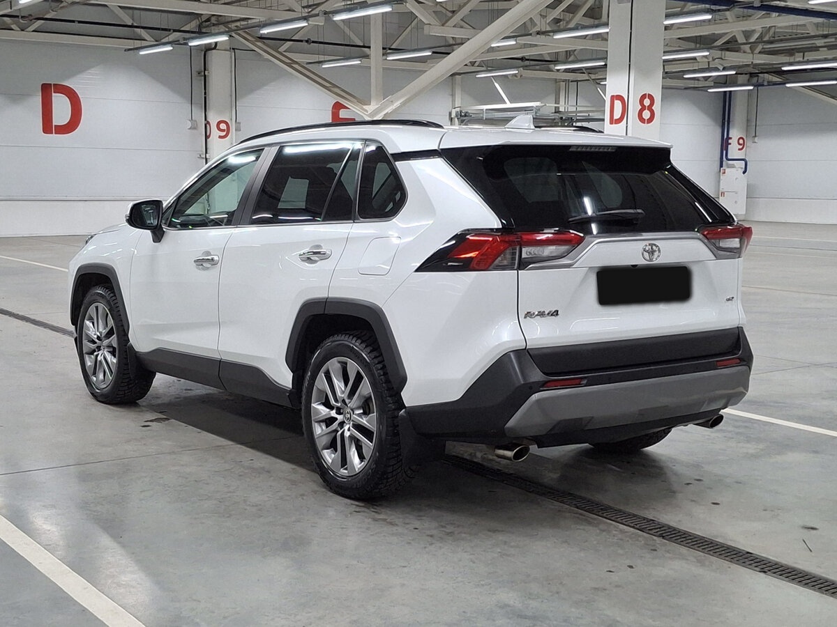 Toyota RAV4 2021 года с пробегом. Фото: #6