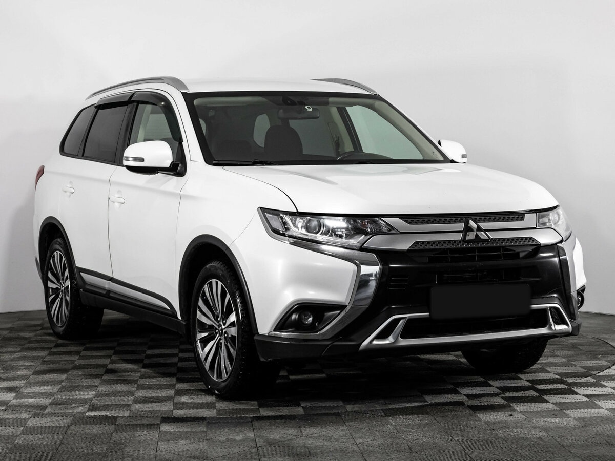 Mitsubishi Outlander 2019 года с пробегом. Фото: #2