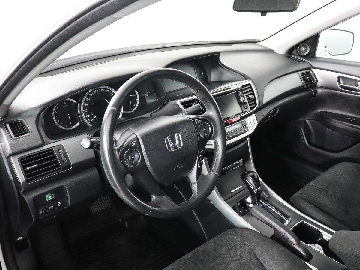 Honda Accord 2013 года с пробегом. Фото: #5