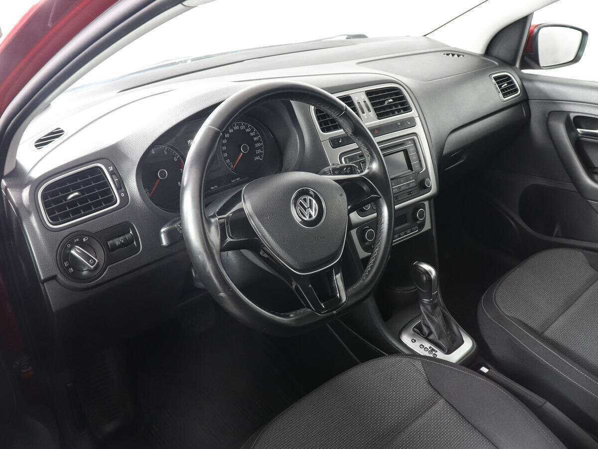 Volkswagen Polo 2015 года с пробегом. Фото: #4