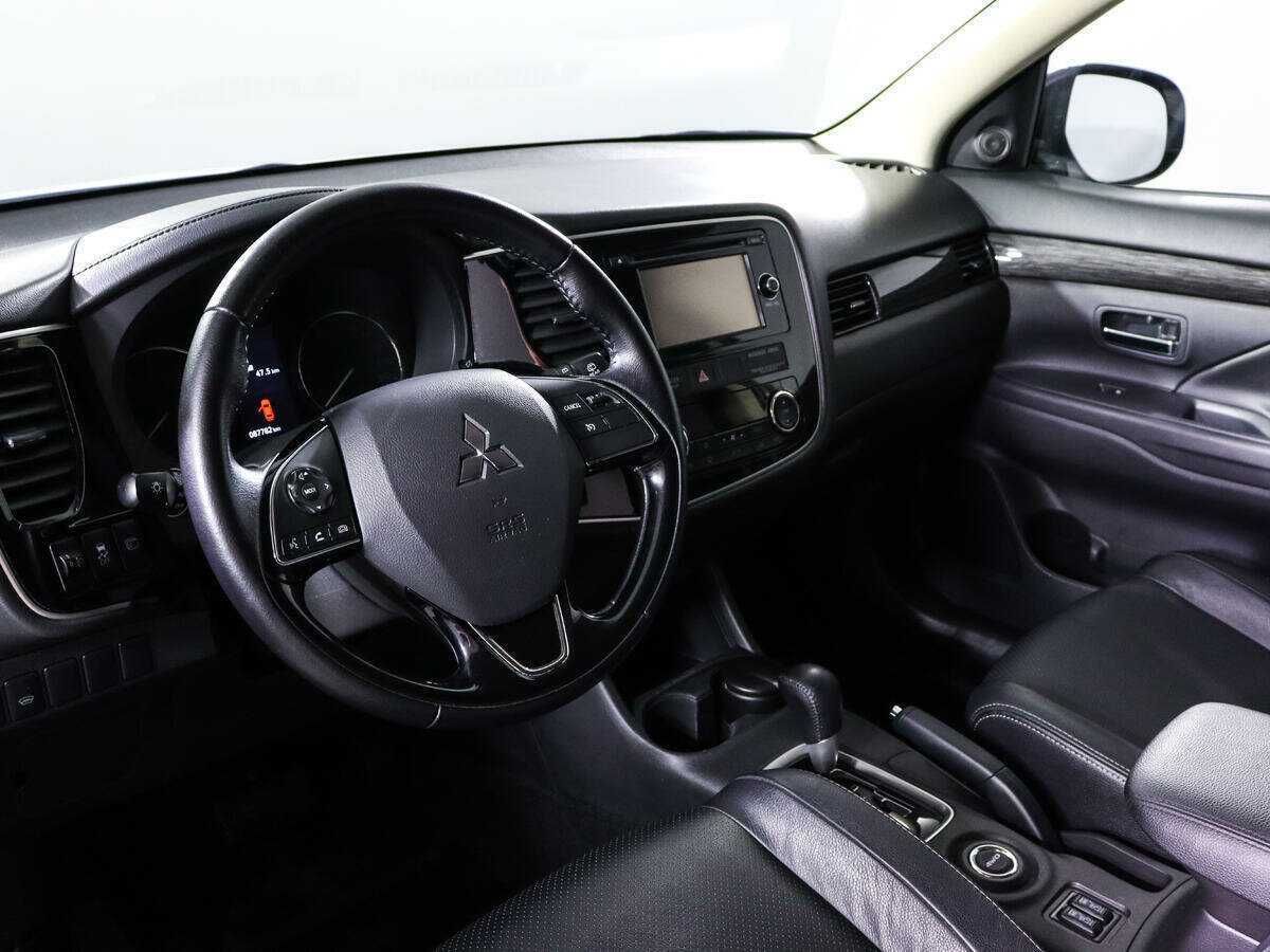 Mitsubishi Outlander 2016 года с пробегом. Фото: #12