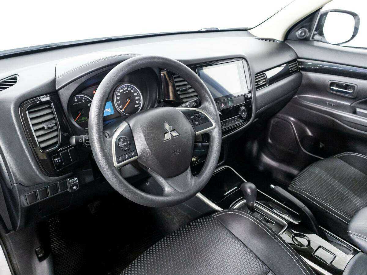 Mitsubishi Outlander 2022 года с пробегом. Фото: #10