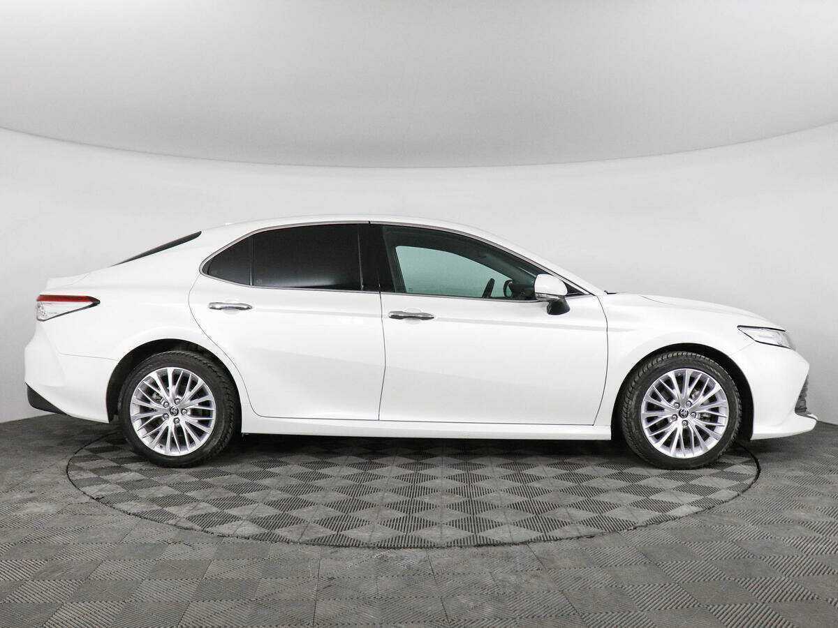 Toyota Camry 2020 года с пробегом. Фото: #3