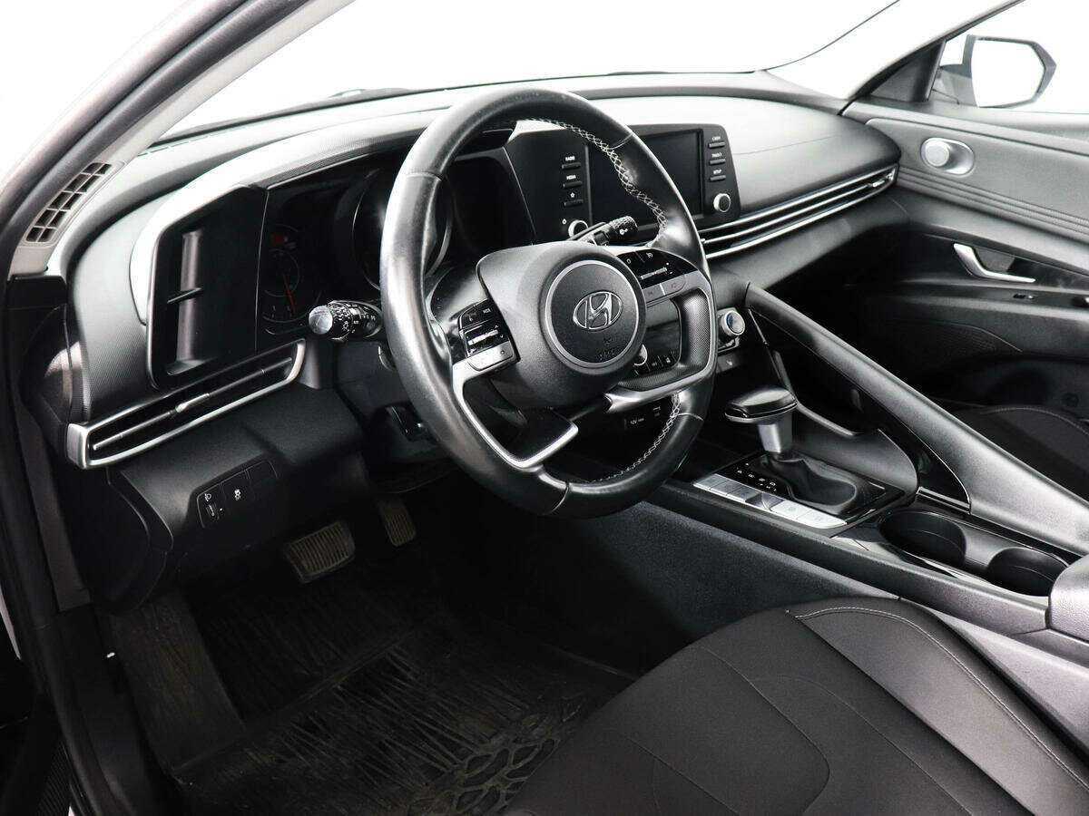 Hyundai Elantra 2021 года с пробегом. Фото: #8