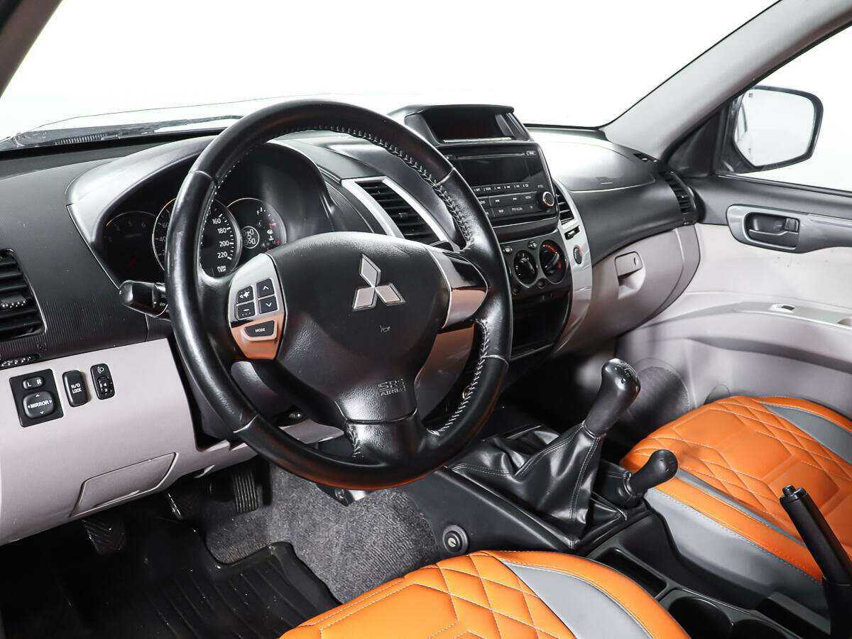 Mitsubishi Pajero Sport 2014 года с пробегом. Фото: #14
