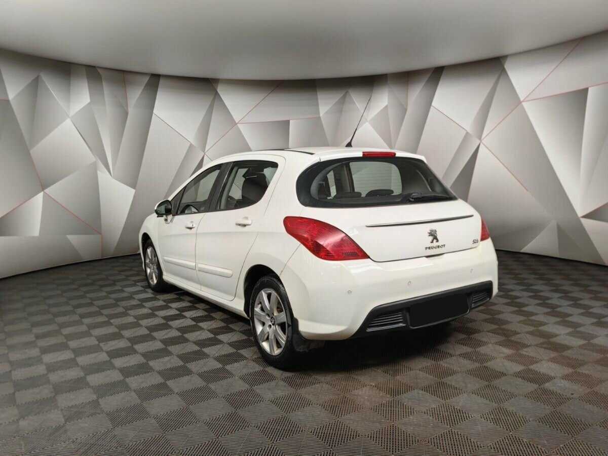 Peugeot 308 2012 года с пробегом. Фото: #3
