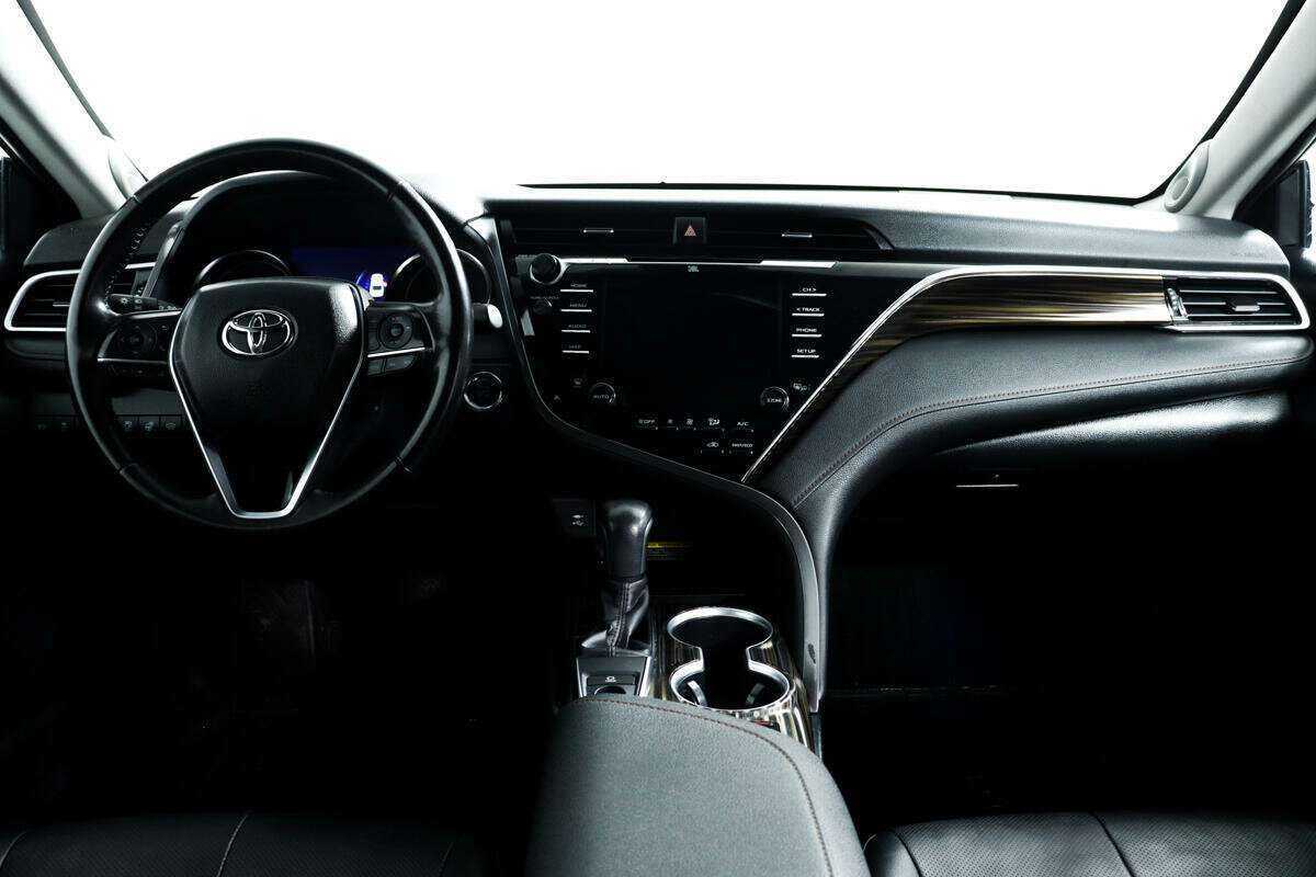 Toyota Camry 2019 года с пробегом. Фото: #10