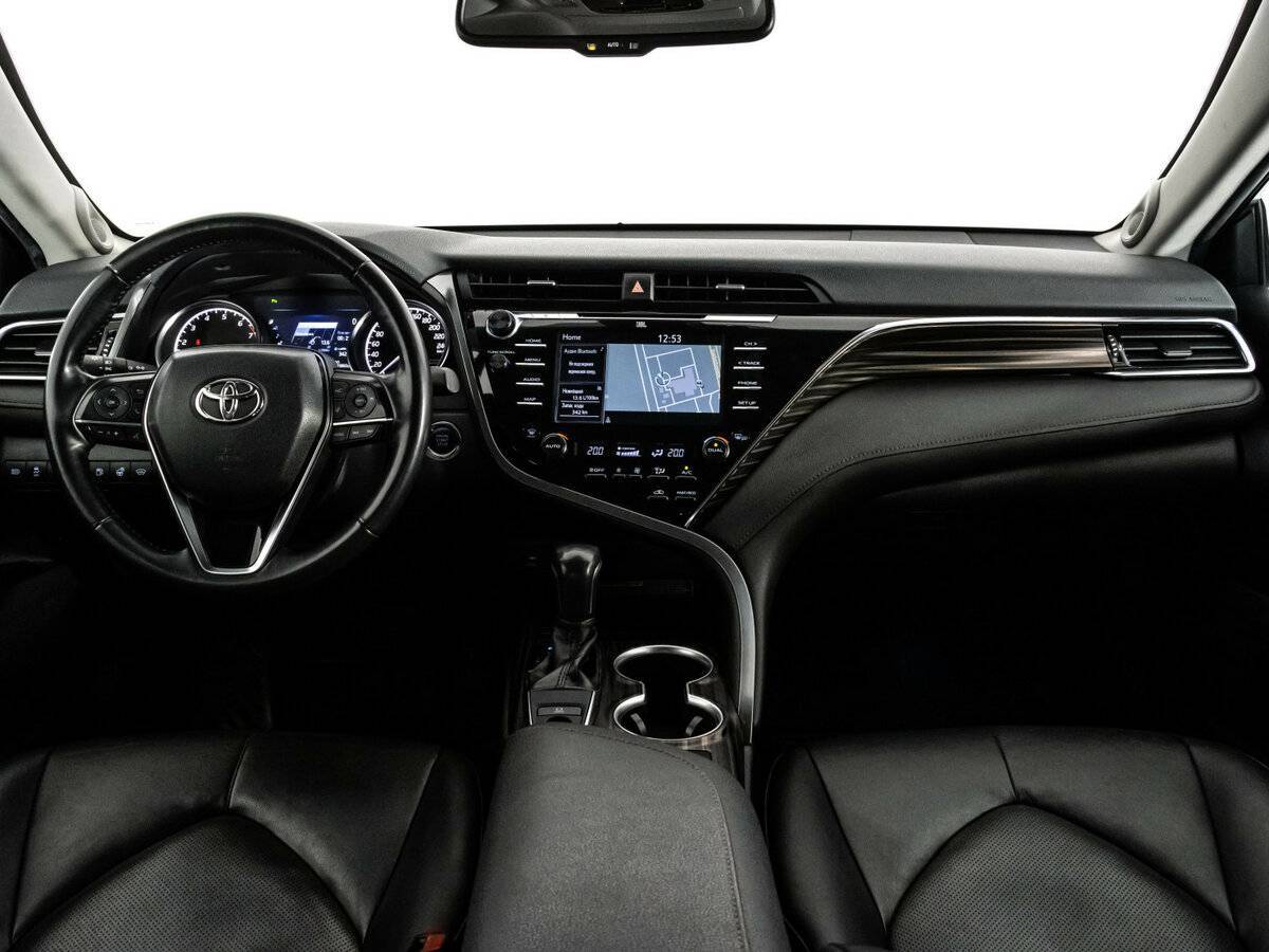 Toyota Camry 2018 года с пробегом. Фото: #10
