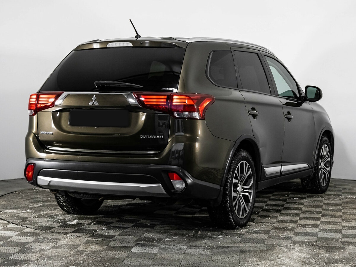 Mitsubishi Outlander 2015 года с пробегом. Фото: #3