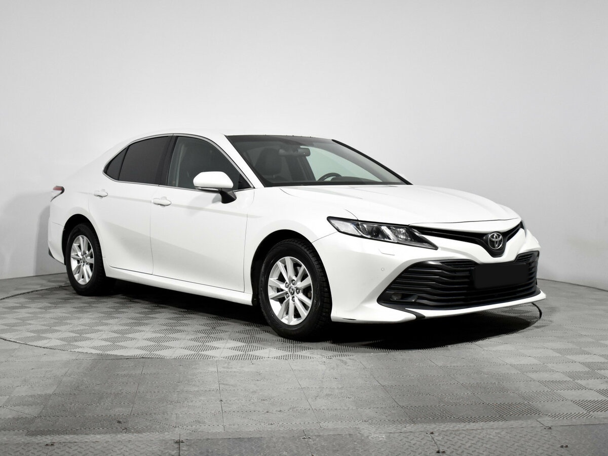 Toyota Camry 2020 года с пробегом. Фото: #2