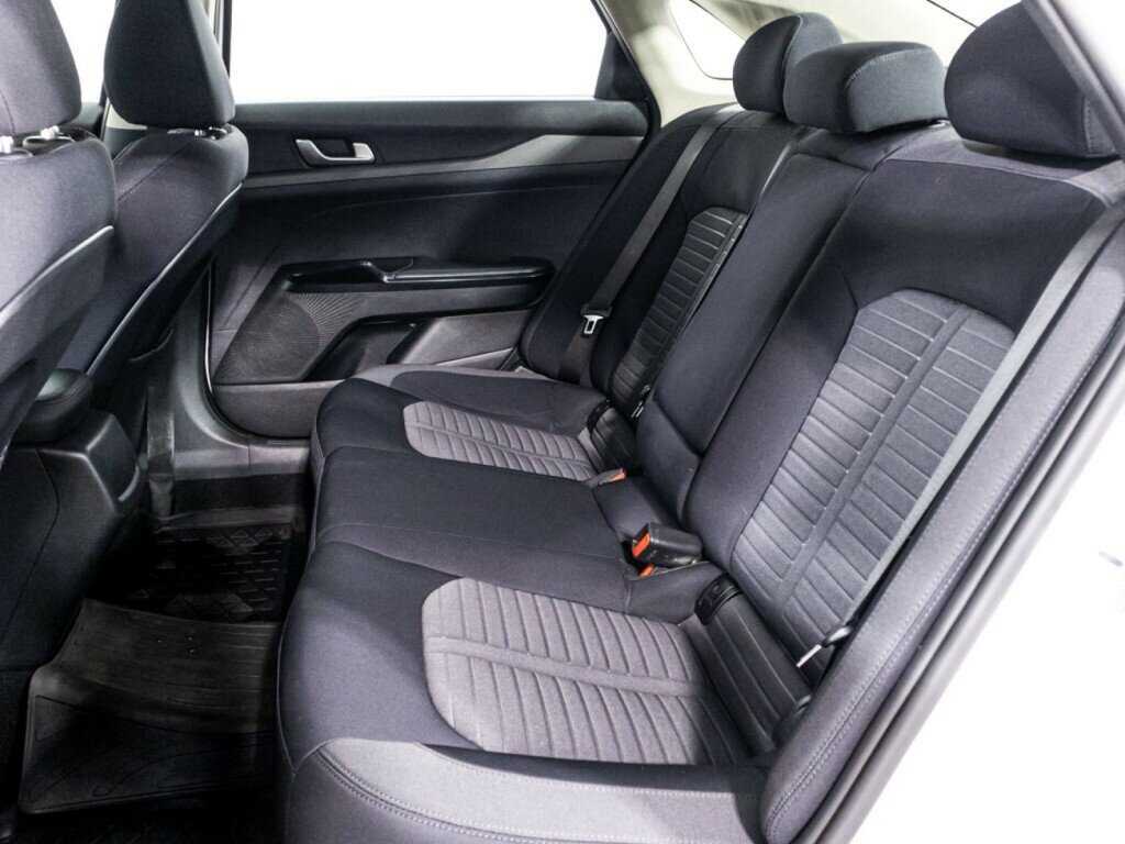 Kia K5 2021 года с пробегом. Фото: #9