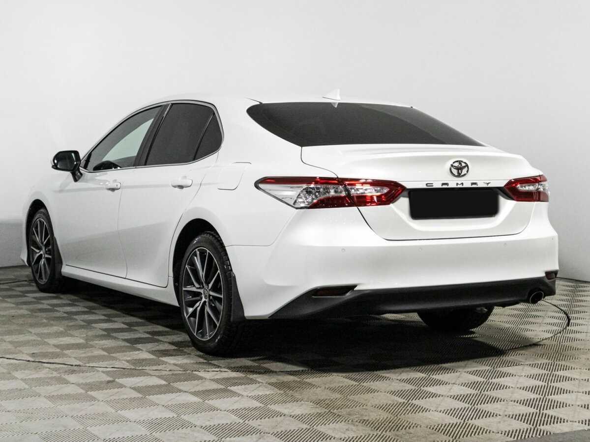 Toyota Camry 2021 года с пробегом. Фото: #5