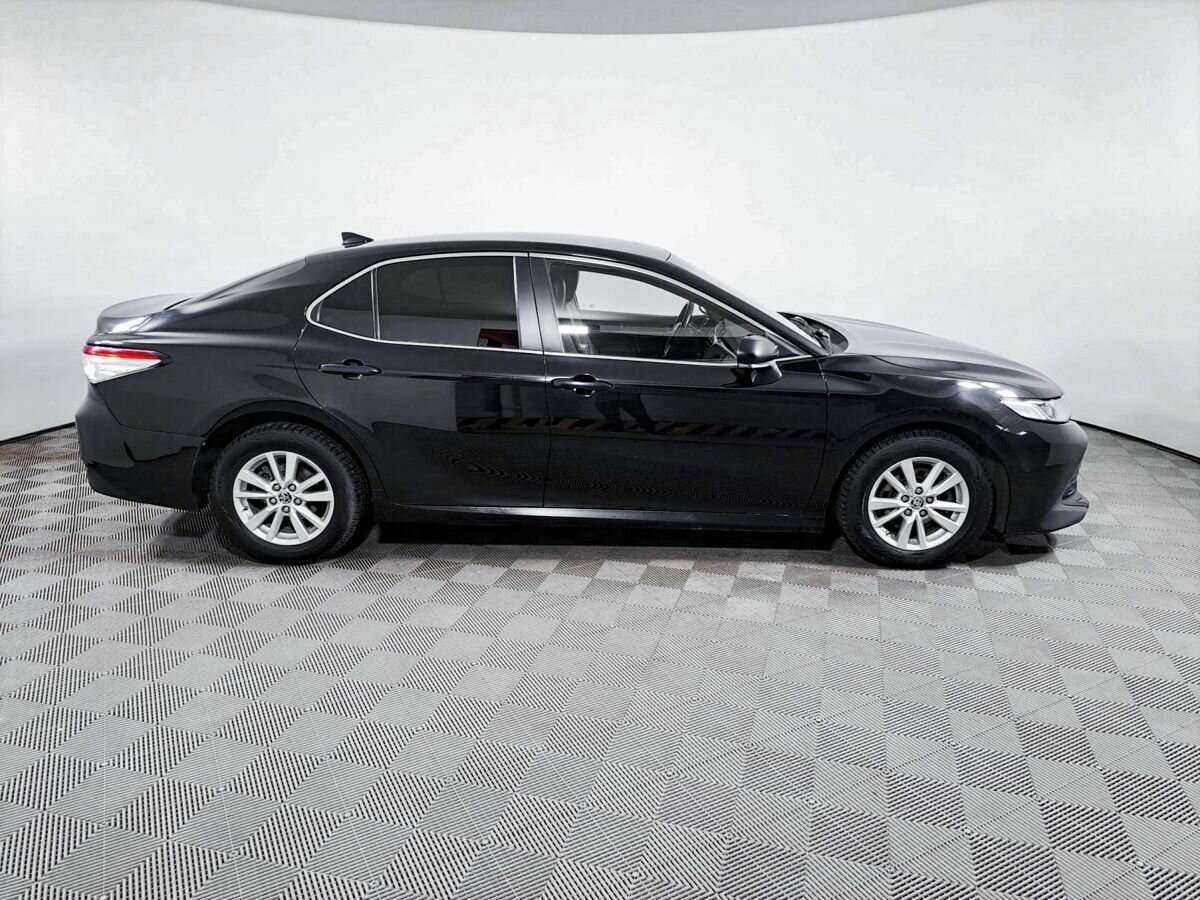 Toyota Camry 2018 года с пробегом. Фото: #3