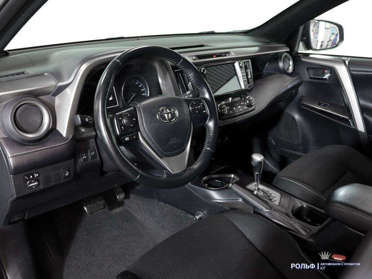 Toyota RAV4 2019 года с пробегом. Фото: #11