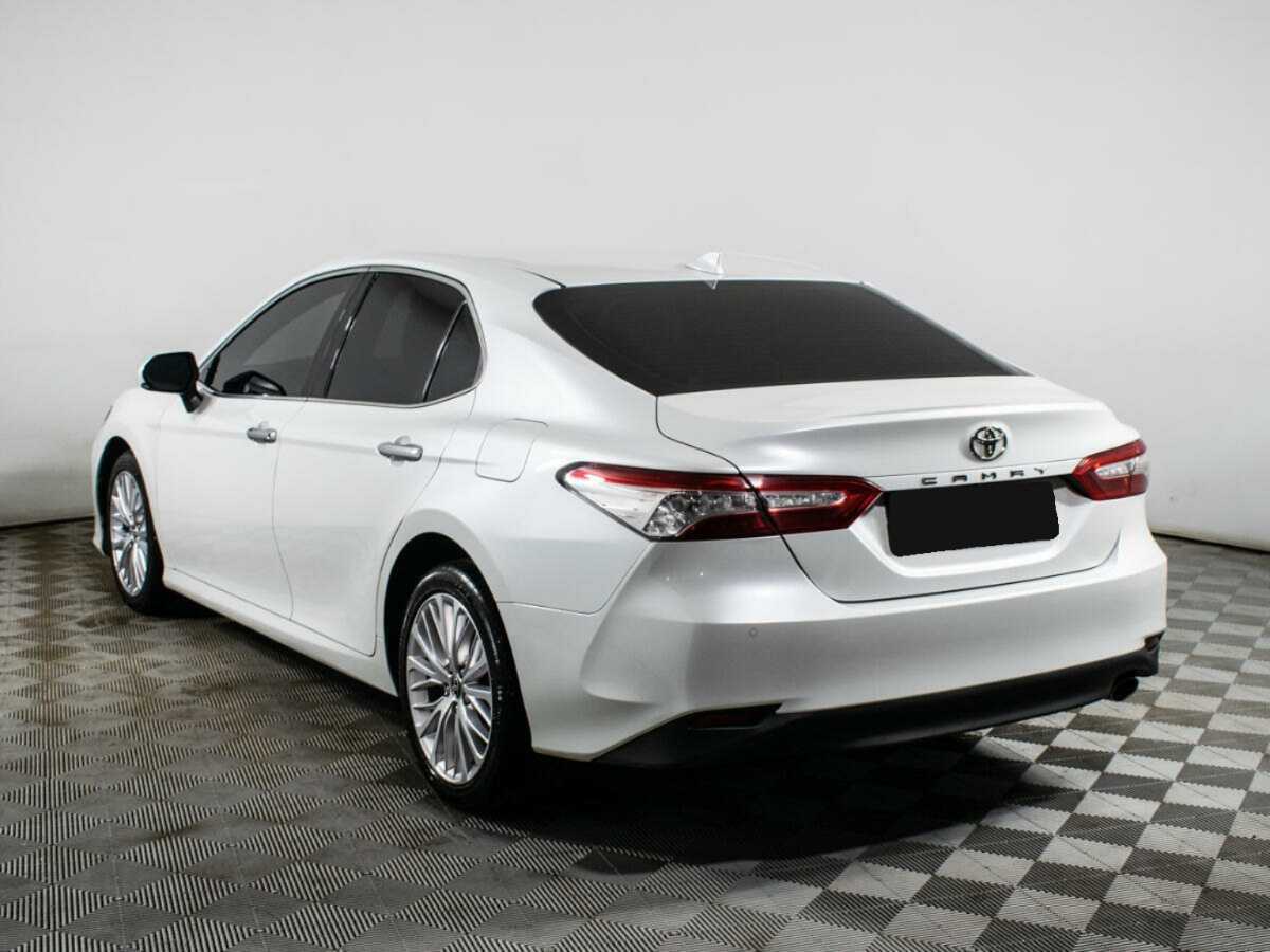 Toyota Camry 2019 года с пробегом. Фото: #4
