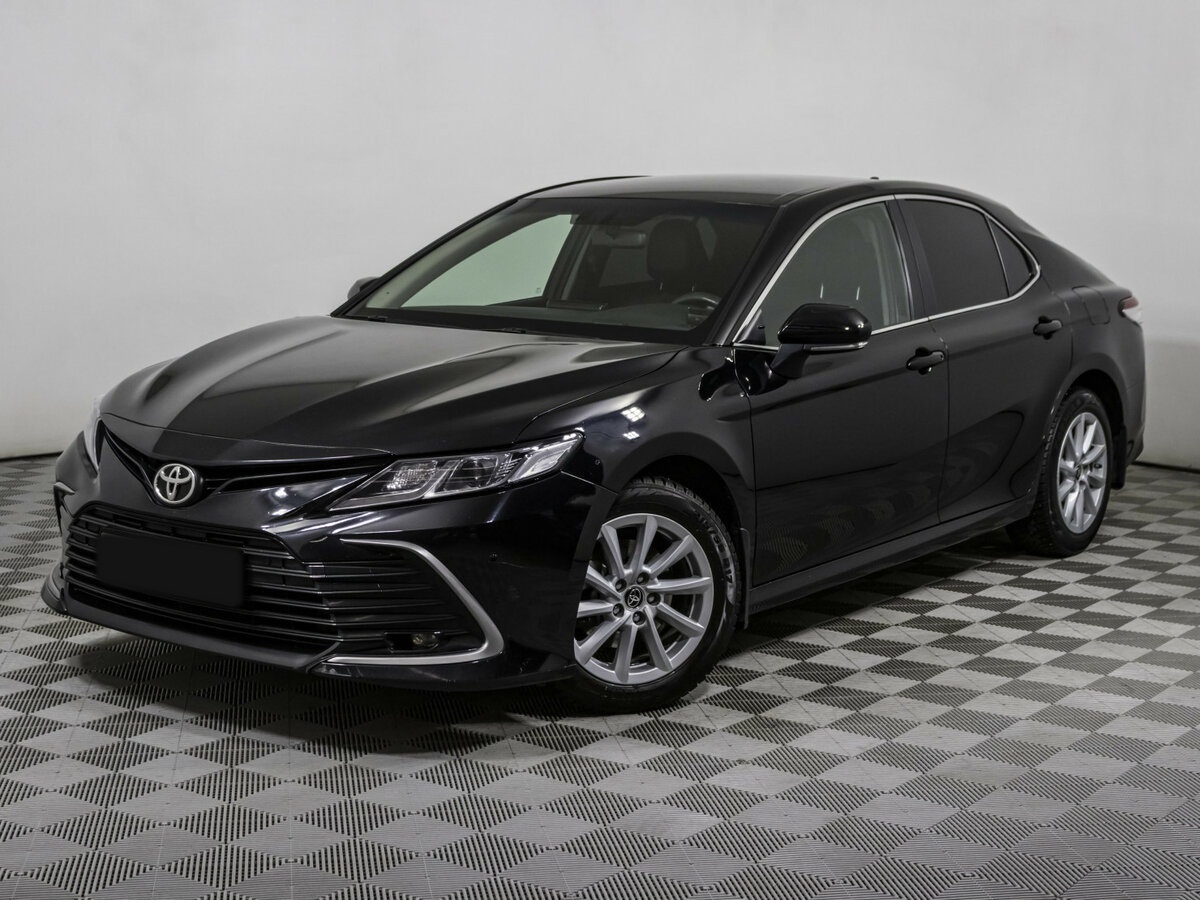 Toyota Camry 2021 года с пробегом. Посмотреть фото