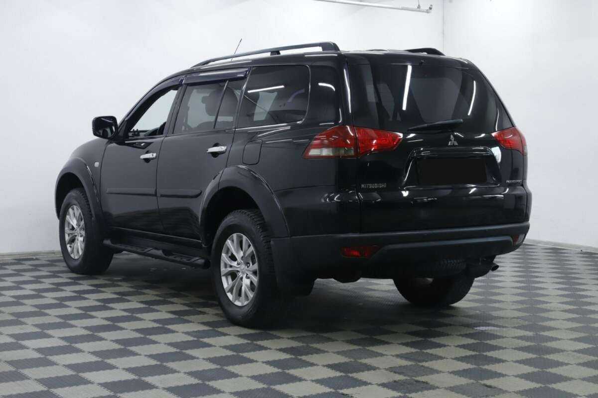 Mitsubishi Pajero Sport 2015 года с пробегом. Фото: #1