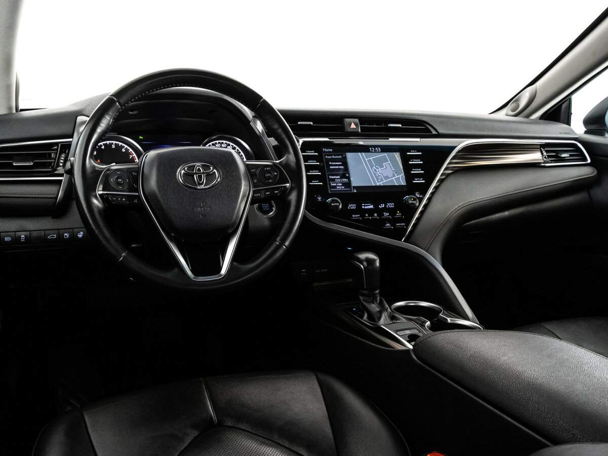 Toyota Camry 2018 года с пробегом. Фото: #11