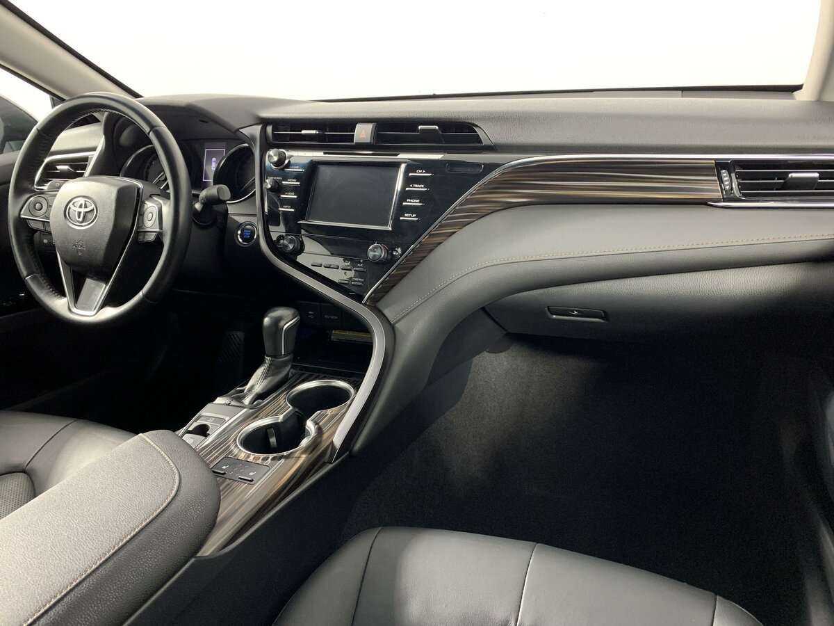 Toyota Camry 2019 года с пробегом. Фото: #10
