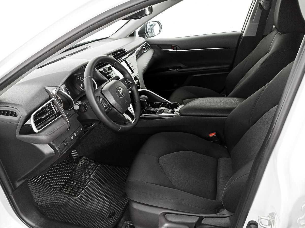 Toyota Camry 2019 года с пробегом. Фото: #12