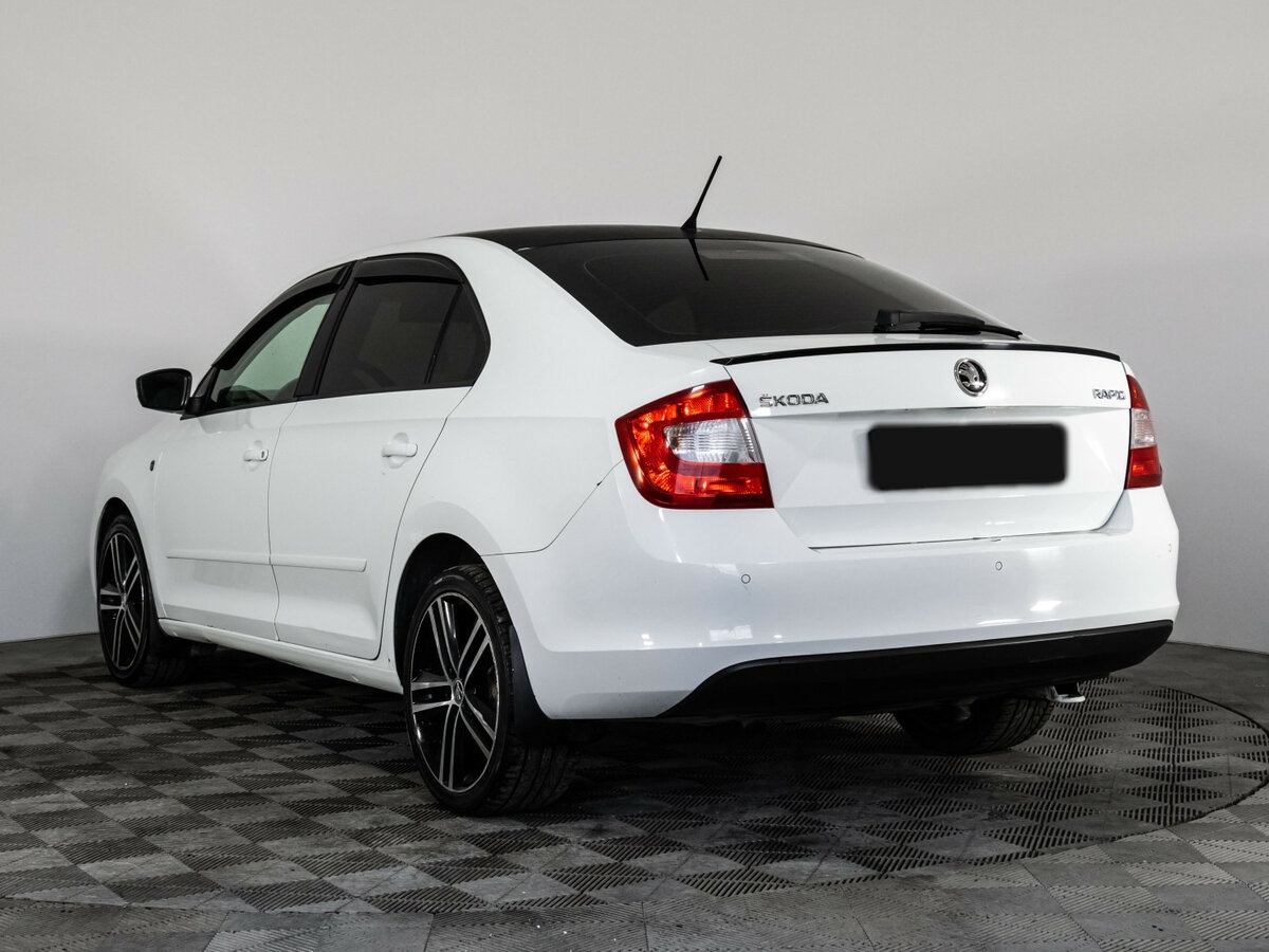 Skoda Rapid 2015 года с пробегом. Фото: #5