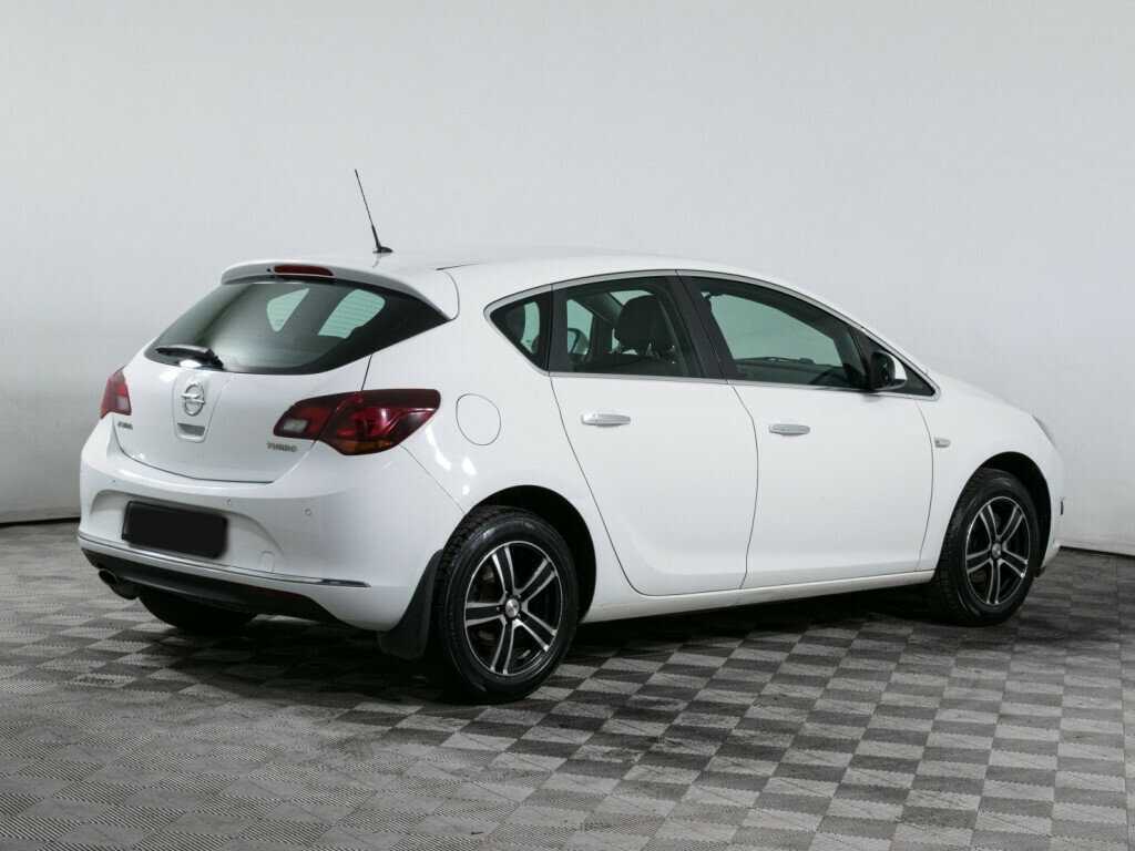 Opel Astra 2013 года с пробегом. Фото: #3