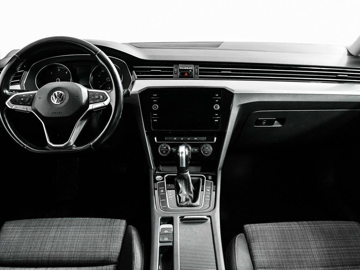 Volkswagen Passat 2019 года с пробегом. Фото: #10