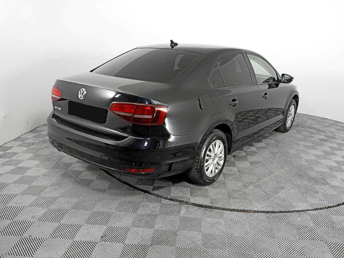 Volkswagen Jetta 2018 года с пробегом. Фото: #3