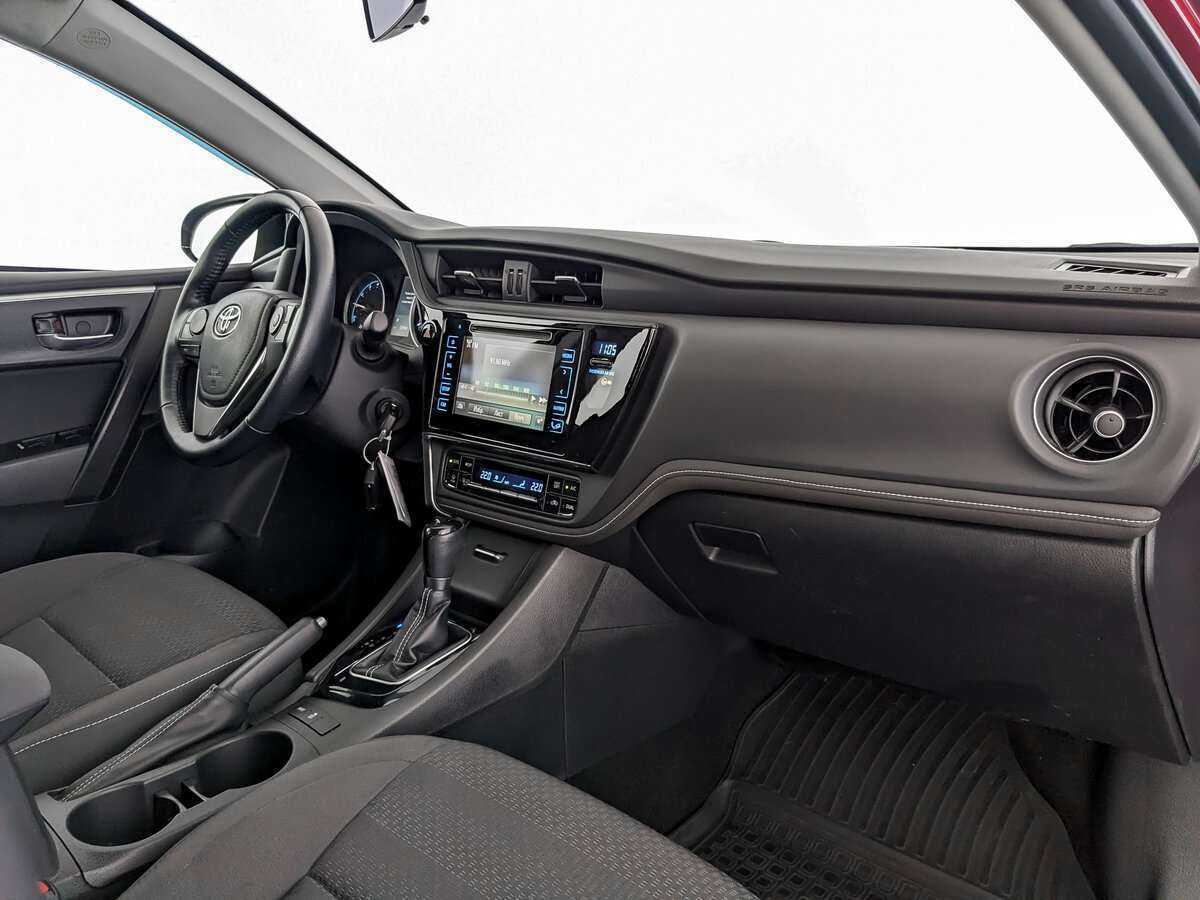 Toyota Corolla 2018 года с пробегом. Фото: #9