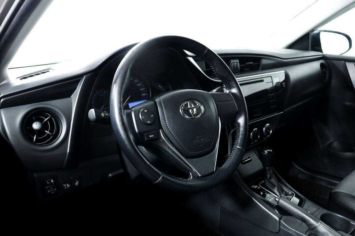 Toyota Corolla 2017 года с пробегом. Фото: #12