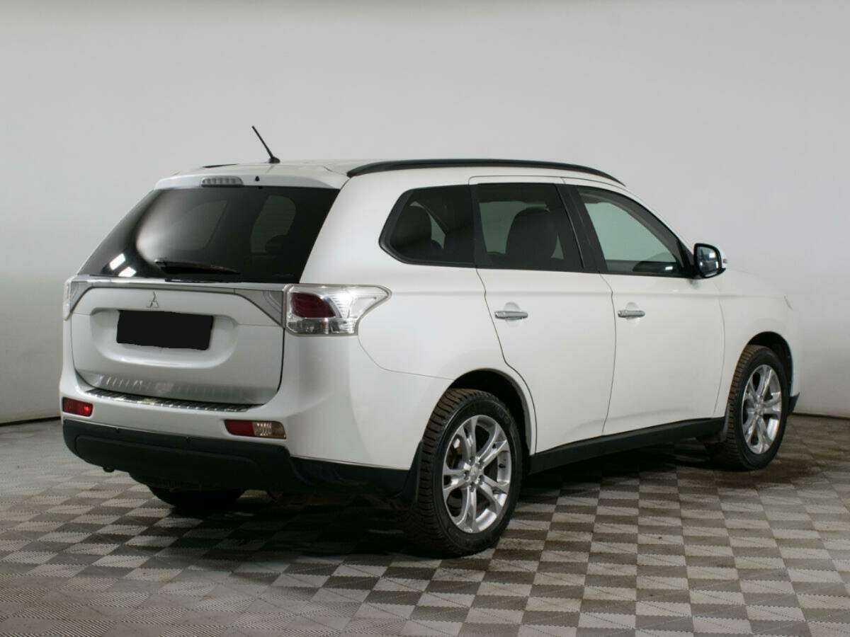 Mitsubishi Outlander 2013 года с пробегом. Фото: #3