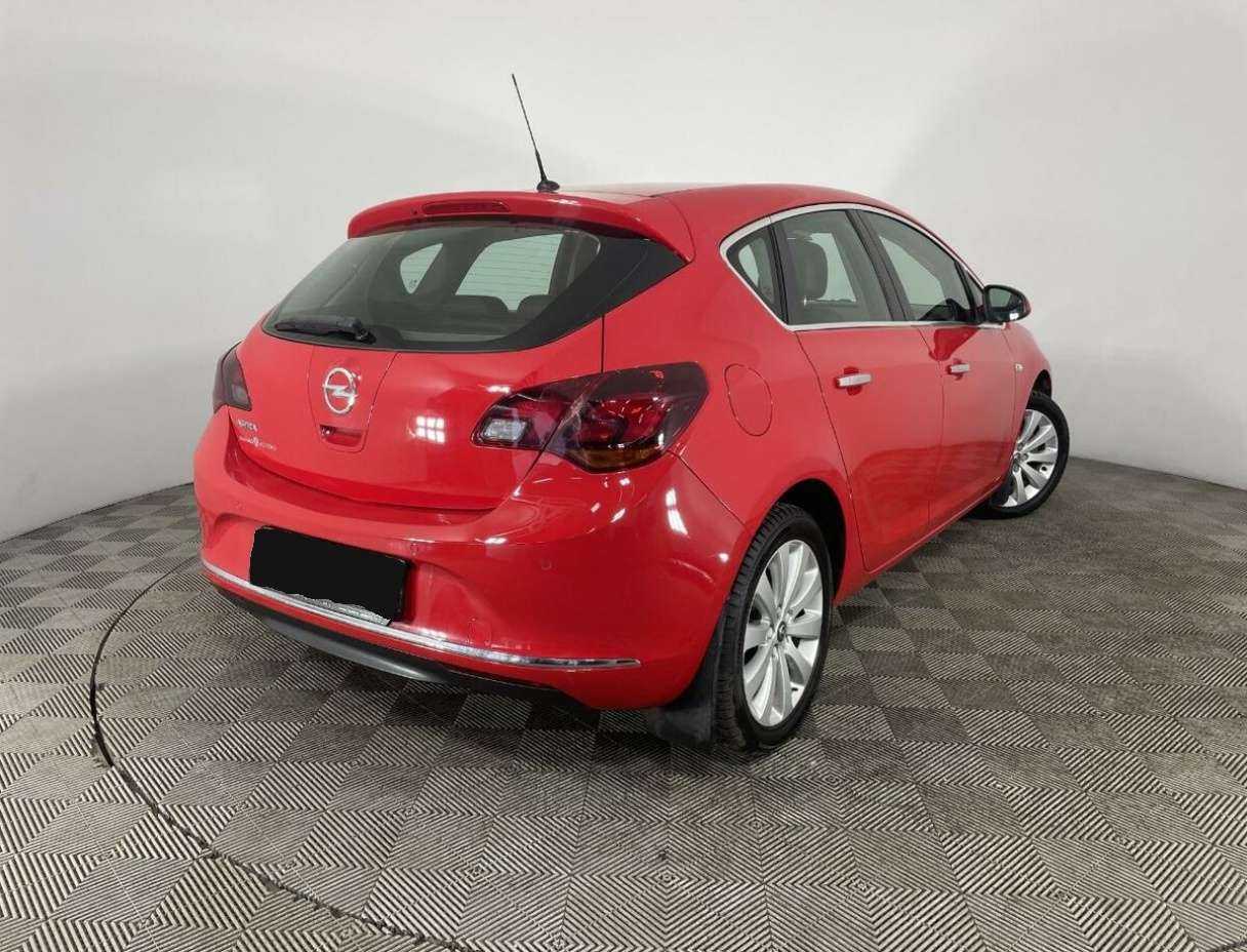 Opel Astra 2013 года с пробегом. Фото: #5