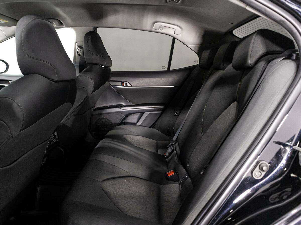 Toyota Camry 2019 года с пробегом. Фото: #9