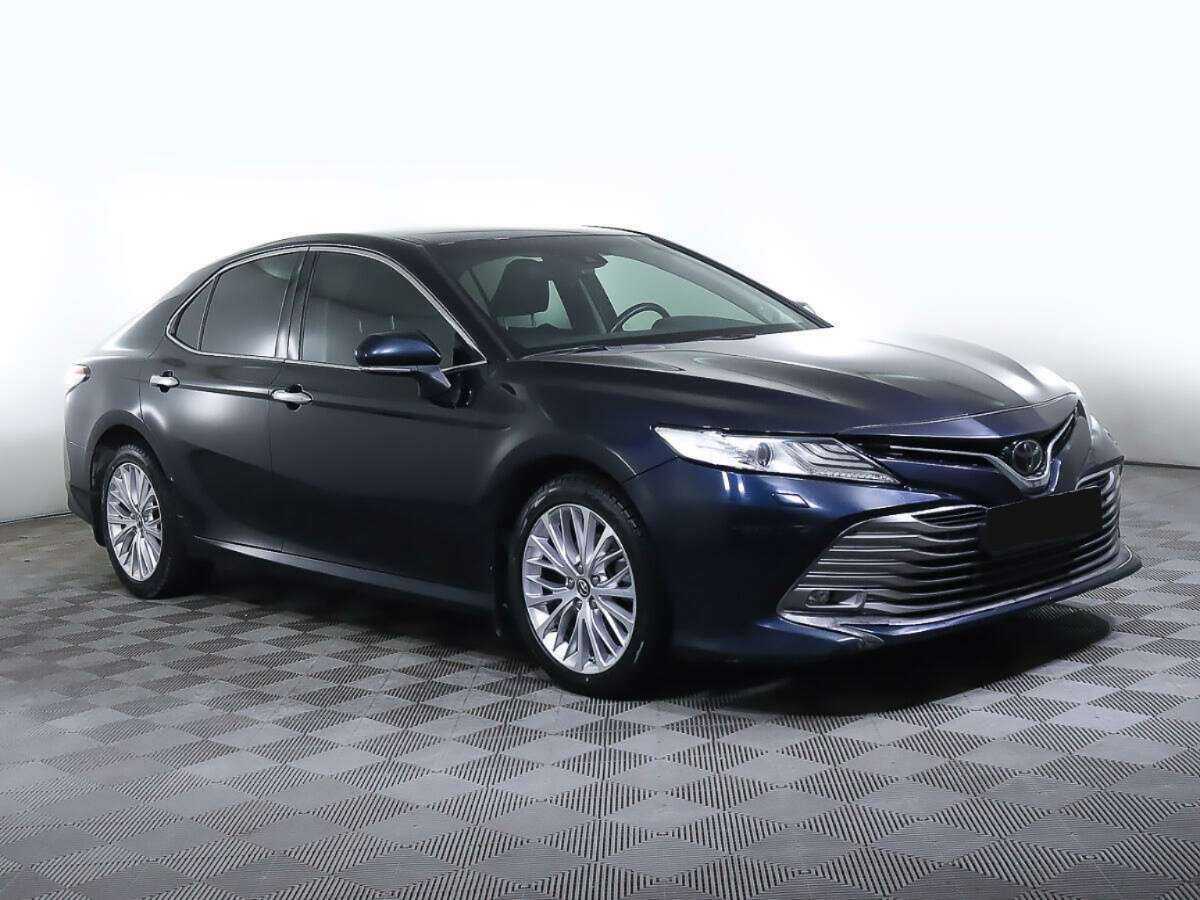 Toyota Camry 2019 года с пробегом. Фото: #1
