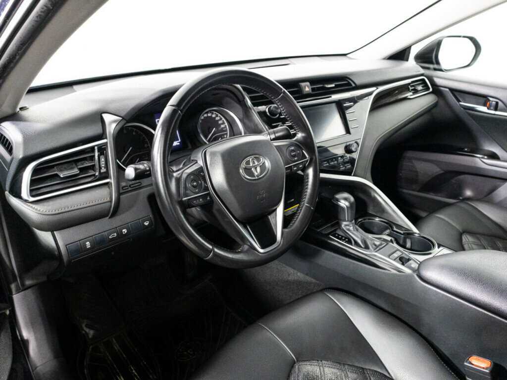 Toyota Camry 2018 года с пробегом. Фото: #10