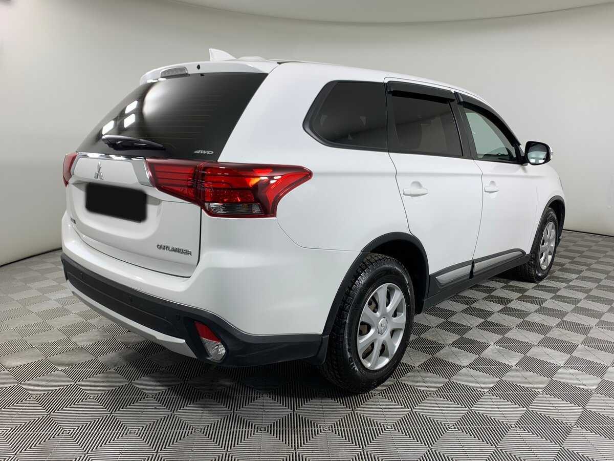 Mitsubishi Outlander 2017 года с пробегом. Фото: #4
