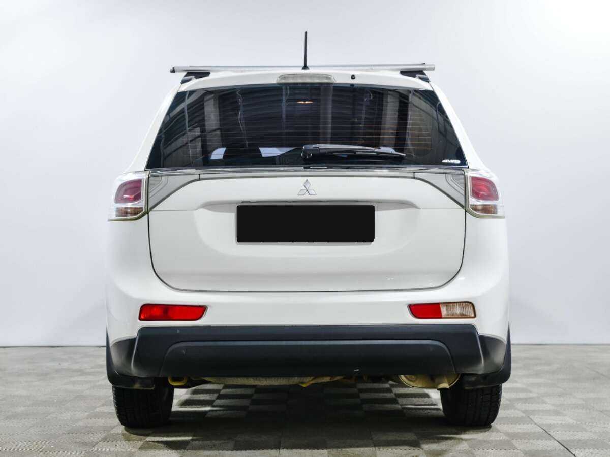 Mitsubishi Outlander 2013 года с пробегом. Фото: #3