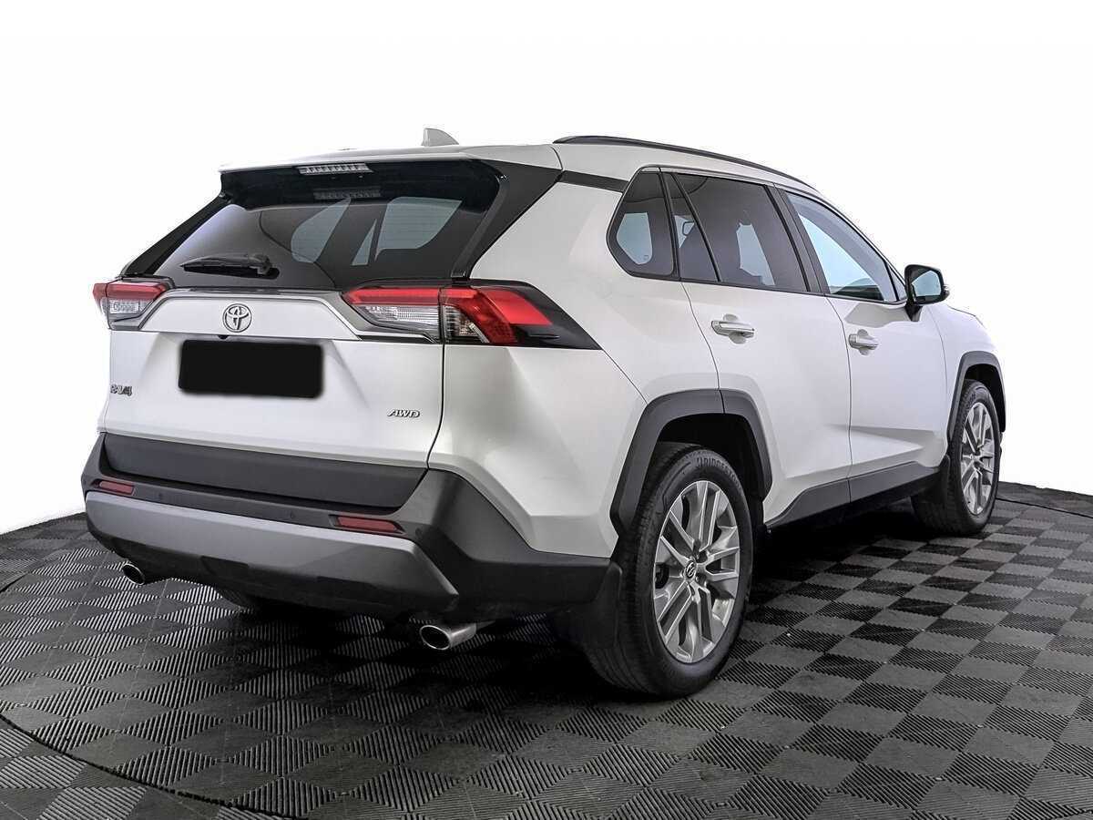 Toyota RAV4 2021 года с пробегом. Фото: #4