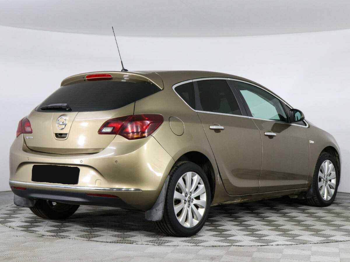 Opel Astra 2014 года с пробегом. Фото: #2