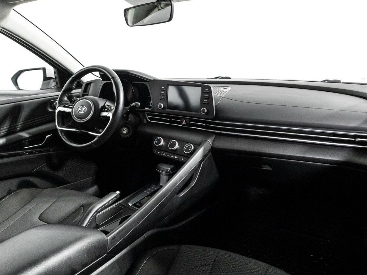 Hyundai Elantra 2021 года с пробегом. Фото: #8