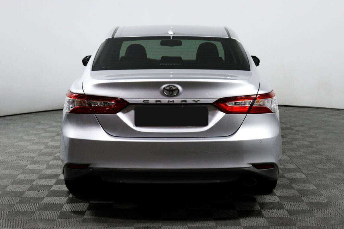 Toyota Camry 2018 года с пробегом. Фото: #5