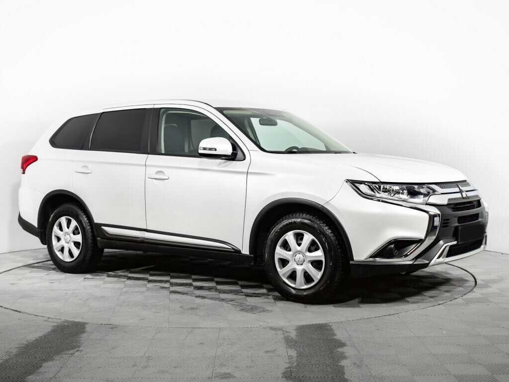 Mitsubishi Outlander 2020 года с пробегом. Фото: #2