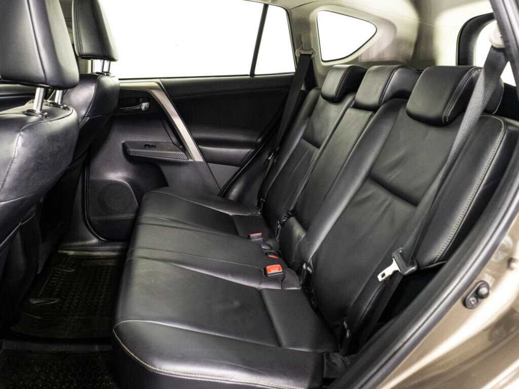 Toyota RAV4 2013 года с пробегом. Фото: #9